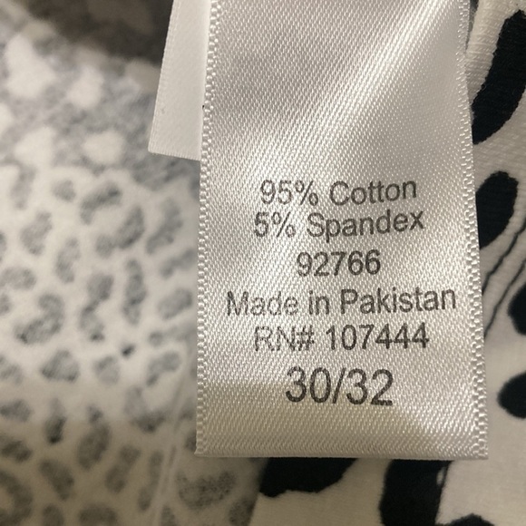 Black and white animal print size 30W - Picture 9 of 9